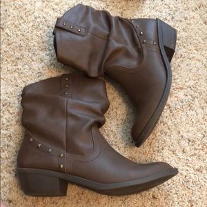 Size 9 brown booties